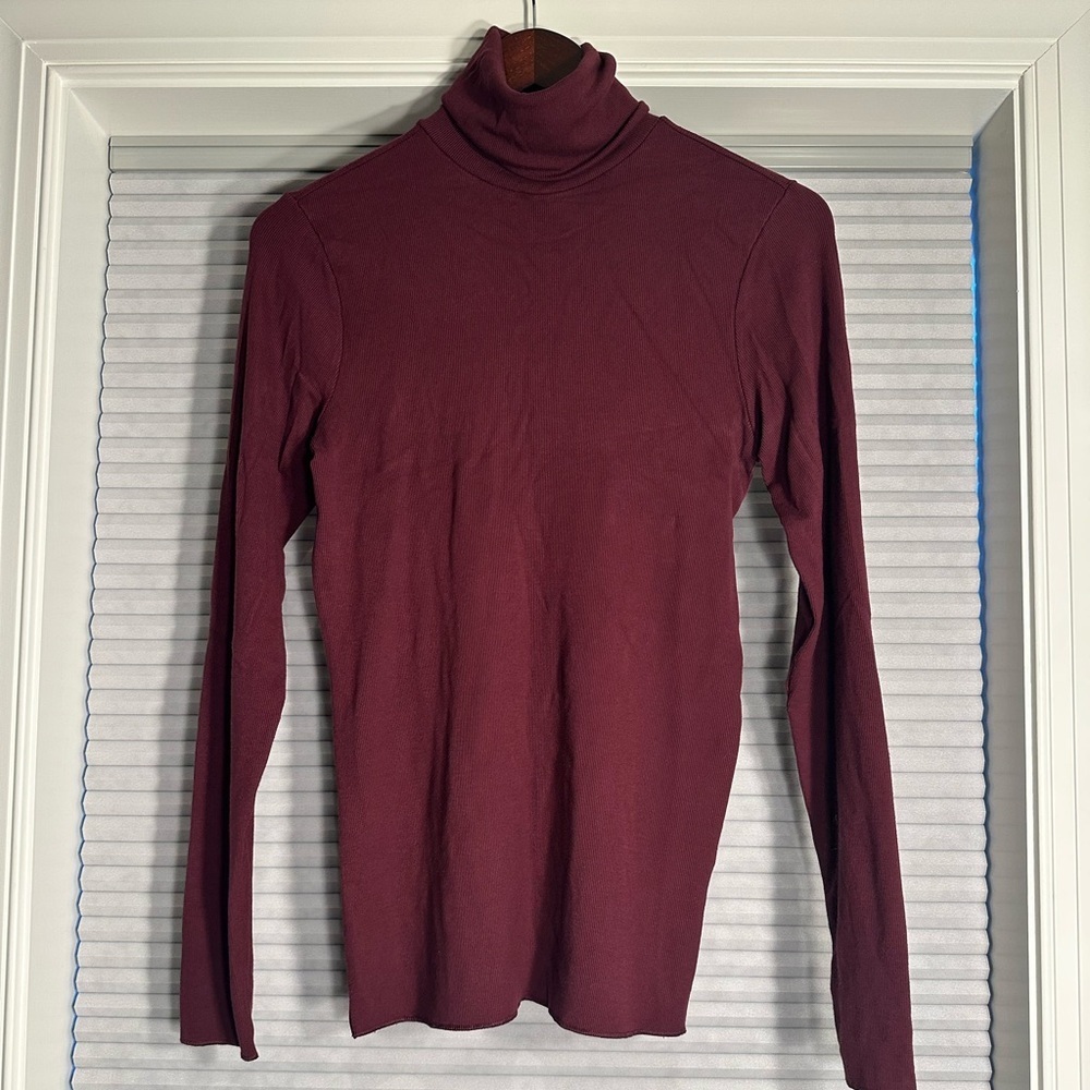 Polo Ralph Lauren maroon ribbed turtleneck soft, thick material J-3